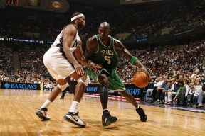 卡西尔·鲁索与麦迪逊·基尼跳板配合无懈可击，卡鲁索nba