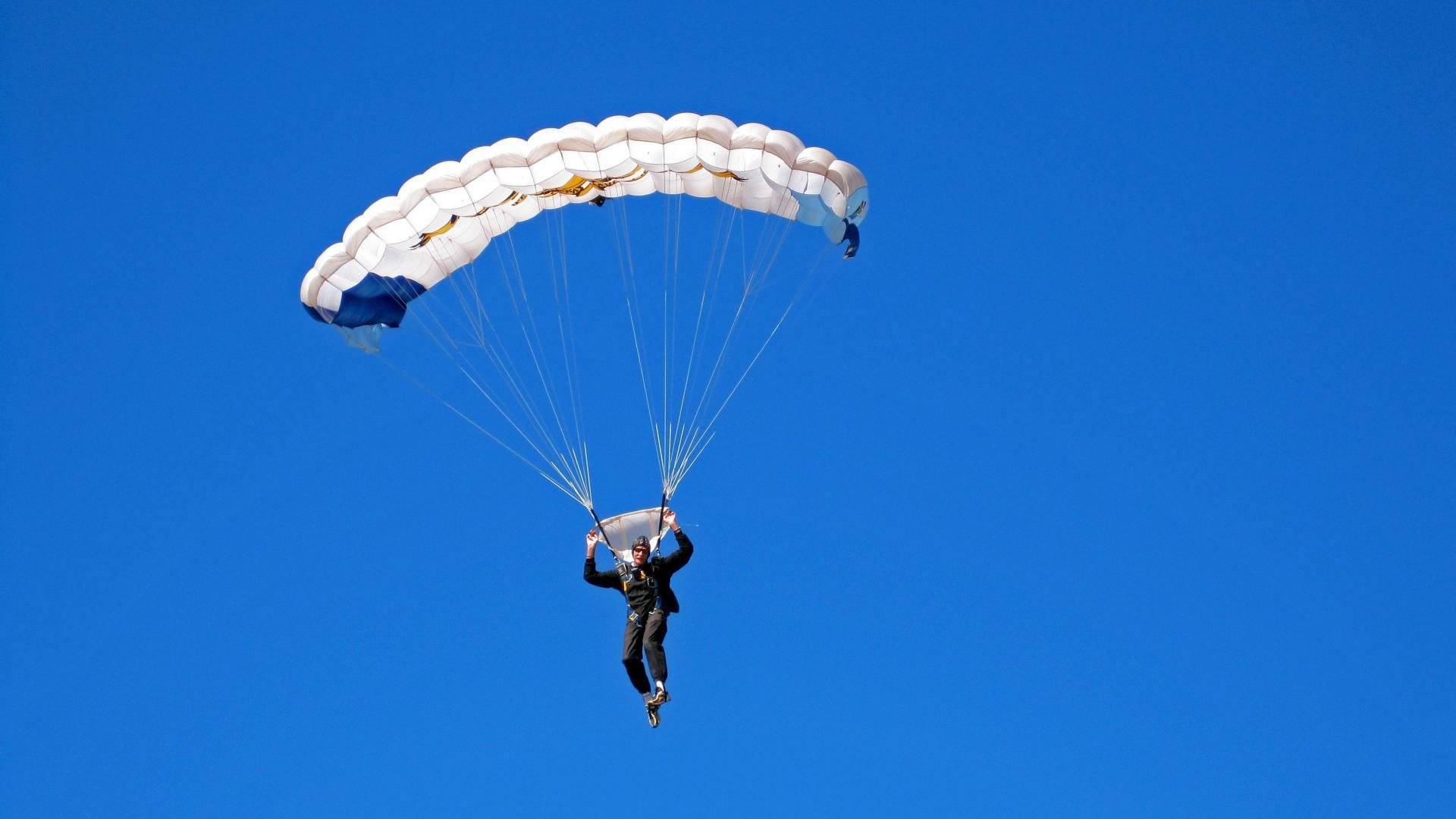 未来足球场馆将实现全景监控，安全保障更进一步，足球场全景照片